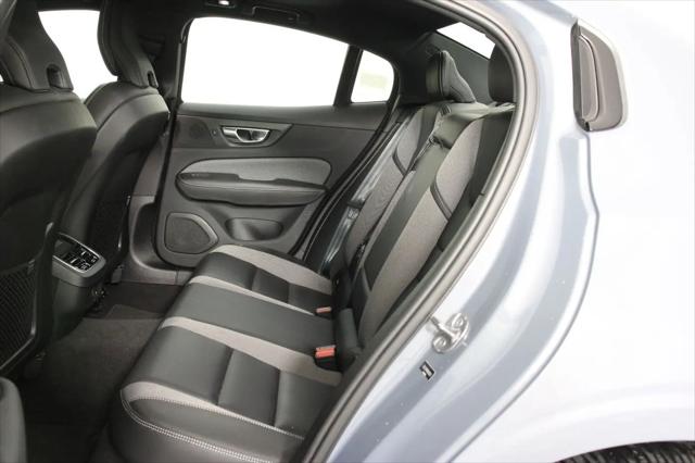 2024 Volvo S60 B5 Ultimate Dark Theme