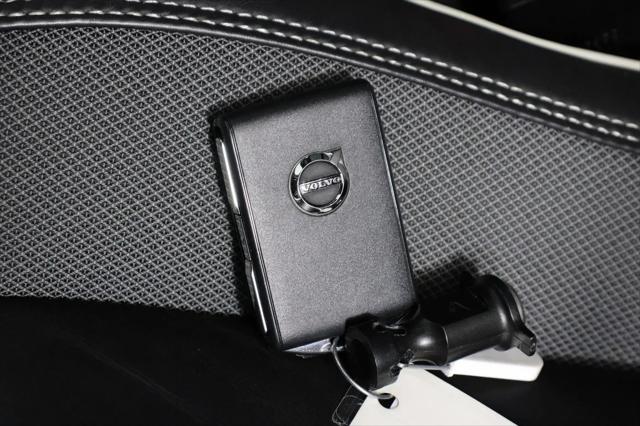 2024 Volvo S60 B5 Ultimate Dark Theme