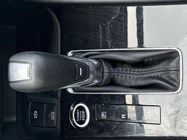 2023 Nissan Kicks SR Xtronic CVT