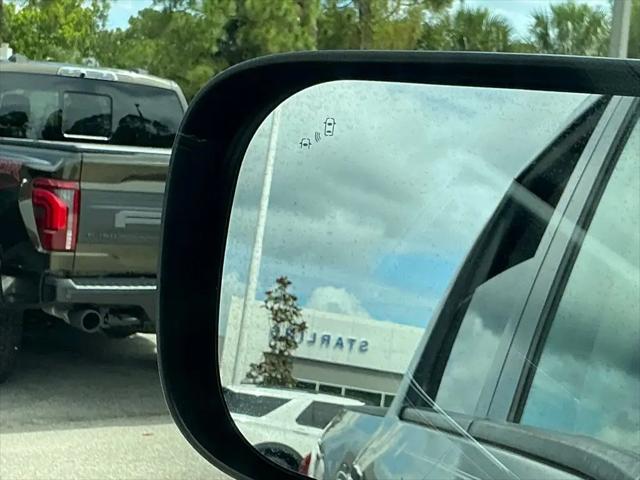 2021 Nissan Titan Crew Cab SV 4x2