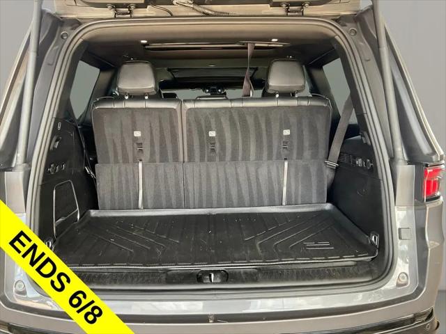 2023 Jeep Wagoneer Series II Carbide 4x2