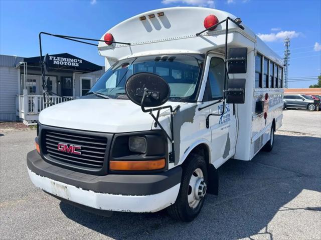 2003 GMC Savana Cutaway Standard w/C7L/C7N