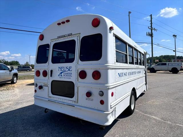 2003 GMC Savana Cutaway Standard w/C7L/C7N