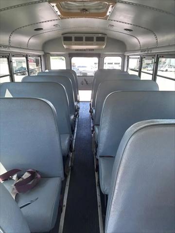 2003 GMC Savana Cutaway Standard w/C7L/C7N