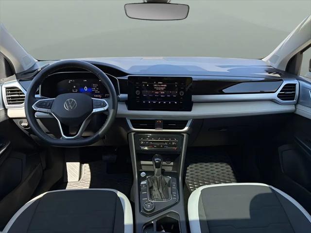 2025 Volkswagen Taos 1.5T SE