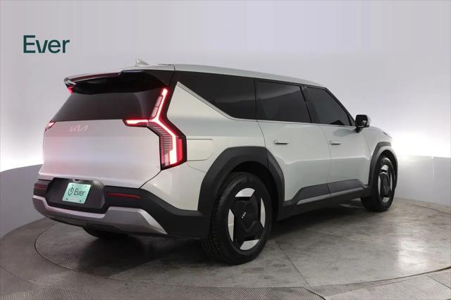 2024 Kia EV9 Light Long Range
