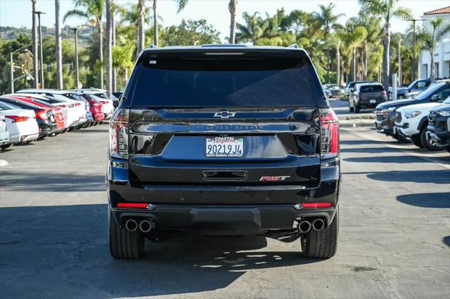 2025 Chevrolet Suburban 4WD RST