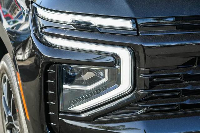 2025 Chevrolet Suburban 4WD RST