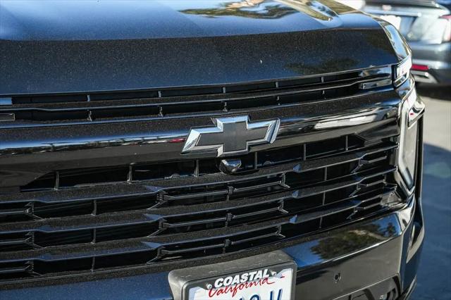 2025 Chevrolet Suburban 4WD RST