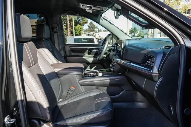 2025 Chevrolet Suburban 4WD RST