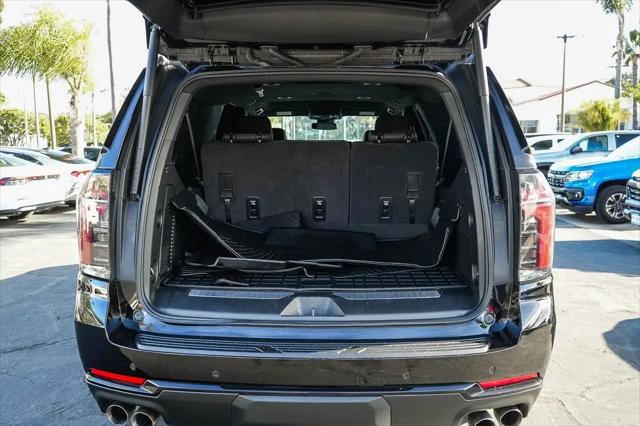 2025 Chevrolet Suburban 4WD RST