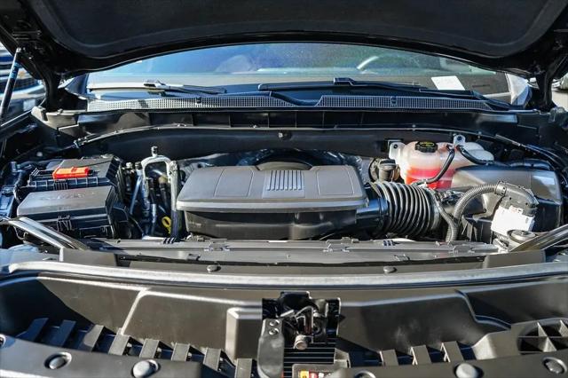 2025 Chevrolet Suburban 4WD RST