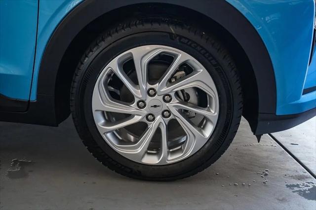 2027 Chevrolet Bolt LT FWD