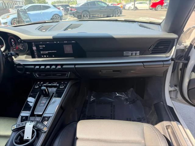 2021 Porsche 911 Carrera