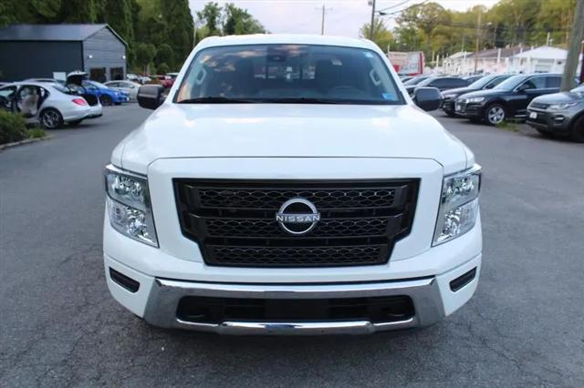 2024 Nissan Titan Crew Cab SV 4x4