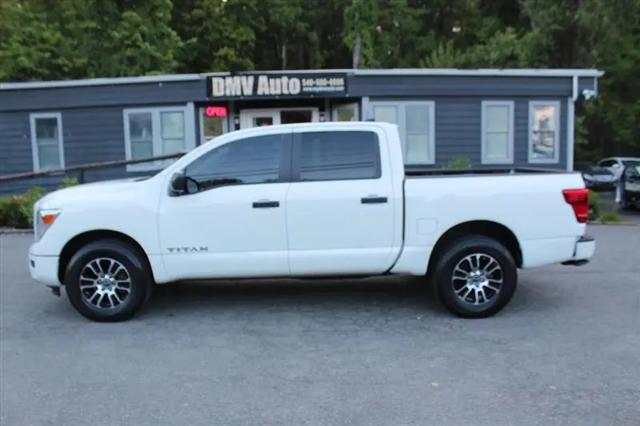 2024 Nissan Titan Crew Cab SV 4x4
