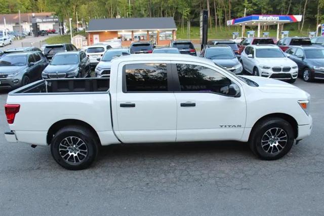 2024 Nissan Titan Crew Cab SV 4x4