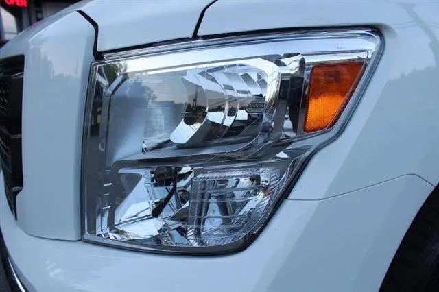 2024 Nissan Titan Crew Cab SV 4x4