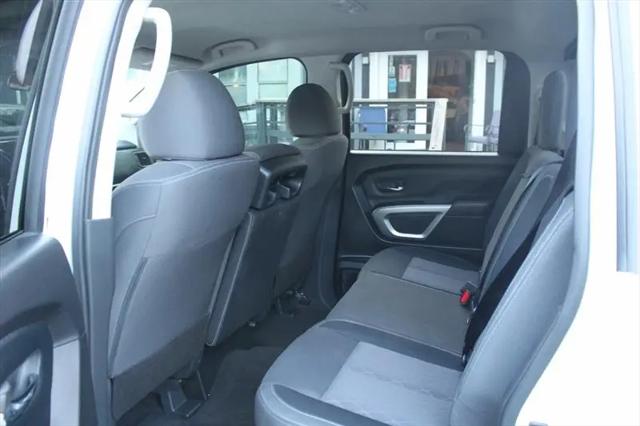 2024 Nissan Titan Crew Cab SV 4x4