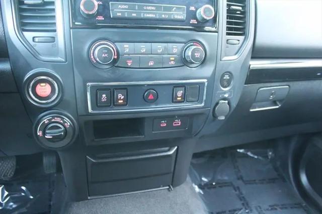 2024 Nissan Titan Crew Cab SV 4x4