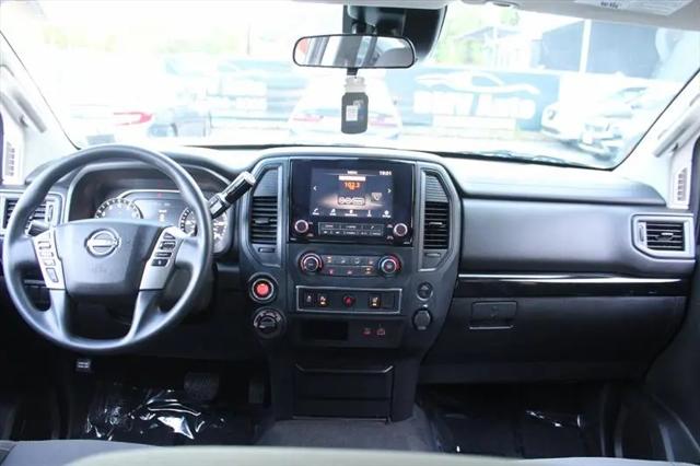 2024 Nissan Titan Crew Cab SV 4x4