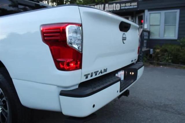 2024 Nissan Titan Crew Cab SV 4x4