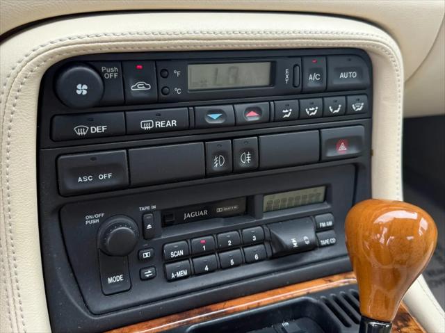 1997 Jaguar XK8 Standard
