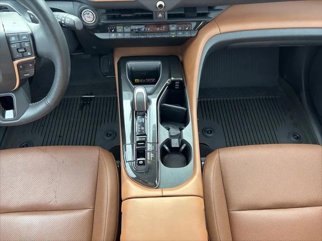 2025 Toyota Crown Signia Limited