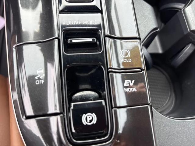 2025 Toyota Crown Signia Limited