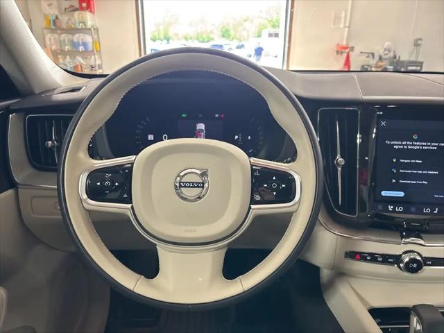 2023 Volvo XC60 B5 Plus Bright Theme