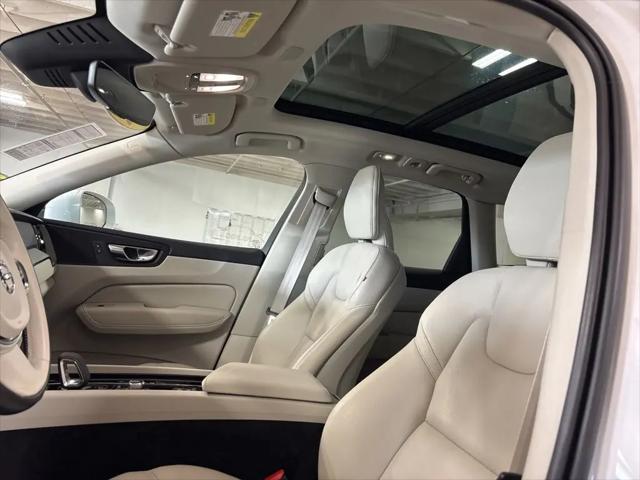 2023 Volvo XC60 B5 Plus Bright Theme