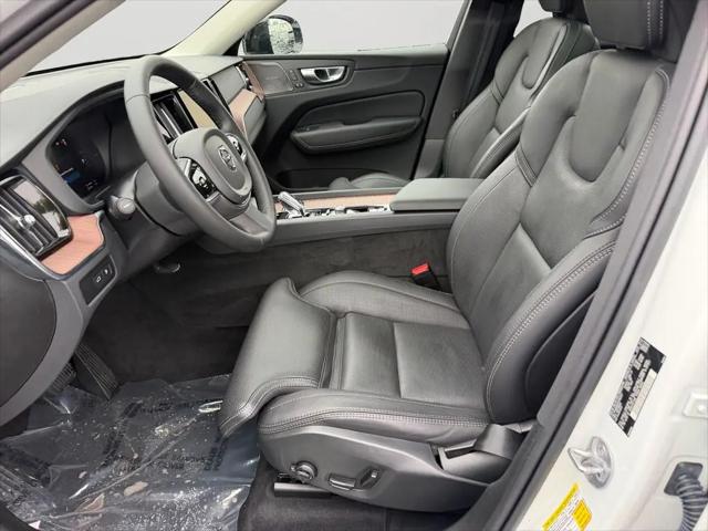 2024 Volvo XC60 Recharge T8 Ultimate Dark Theme