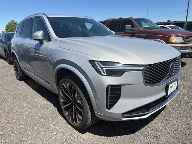 2025 Volvo XC90 B6 Plus 7-Seater