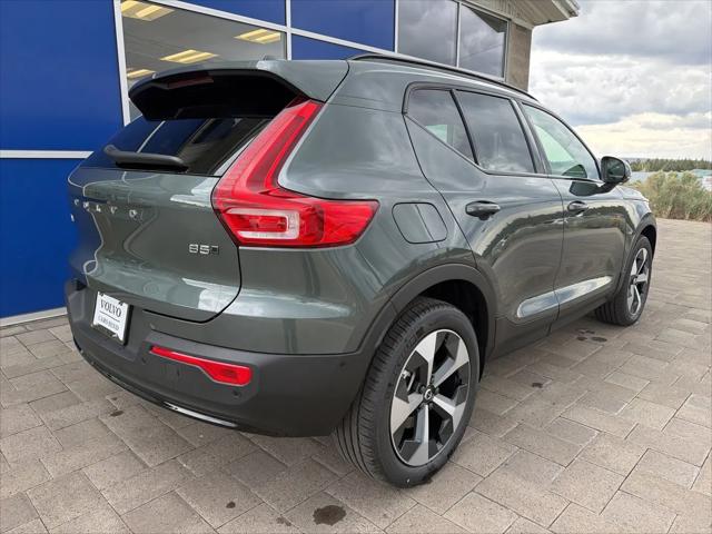 2026 Volvo XC40 Plus, B5 AWD Gas (mild hybrid), Dark