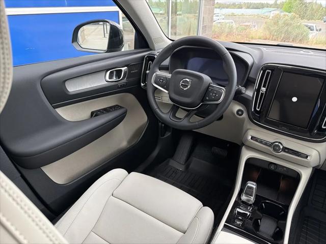 2026 Volvo XC40 Plus, B5 AWD Gas (mild hybrid), Dark