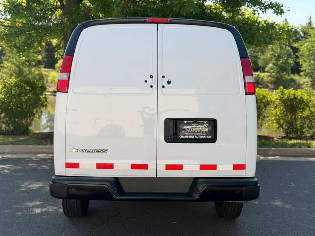 2023 Chevrolet Express Cargo Van RWD 2500 Regular Wheelbase WT