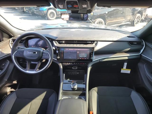 2026 Jeep Grand Cherokee L Altitude 4x2