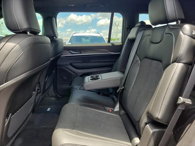 2026 Jeep Grand Cherokee L Altitude 4x2