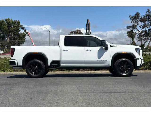 2025 GMC Sierra 2500HD 4WD Crew Cab Standard Bed AT4