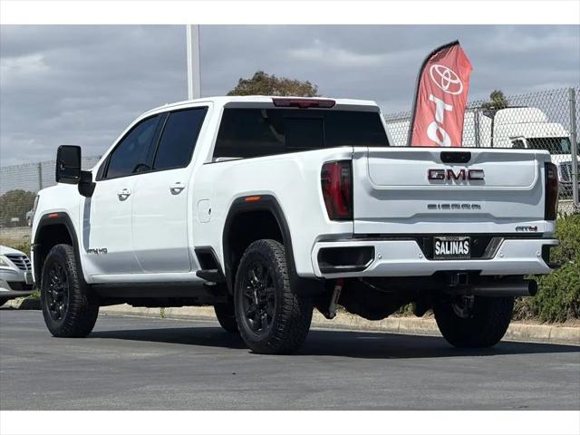 2025 GMC Sierra 2500HD 4WD Crew Cab Standard Bed AT4