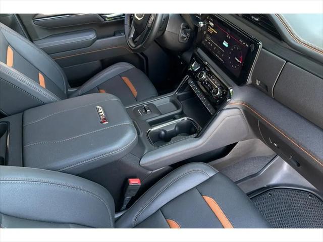 2025 GMC Sierra 2500HD 4WD Crew Cab Standard Bed AT4