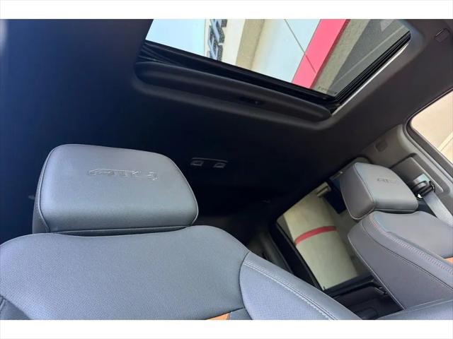 2025 GMC Sierra 2500HD 4WD Crew Cab Standard Bed AT4