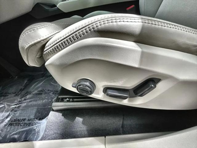 2025 Volvo XC90 Plug-In Hybrid T8 Ultra 7-Seater