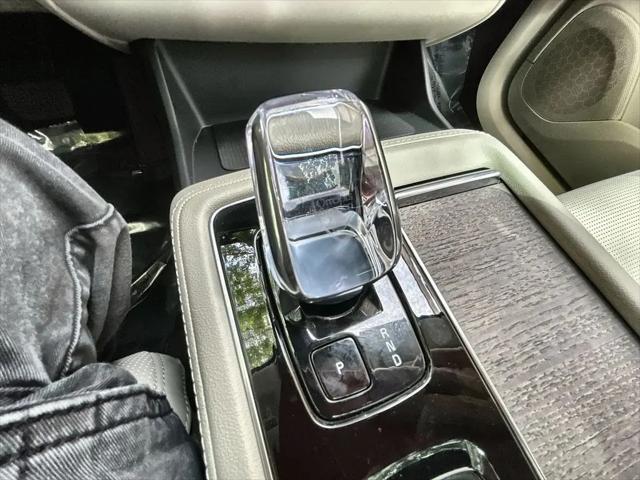 2025 Volvo XC90 Plug-In Hybrid T8 Ultra 7-Seater