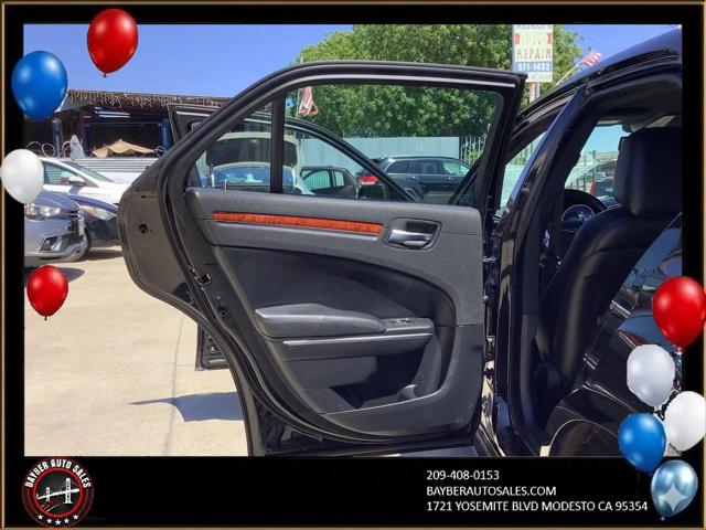2014 Chrysler 300 Base