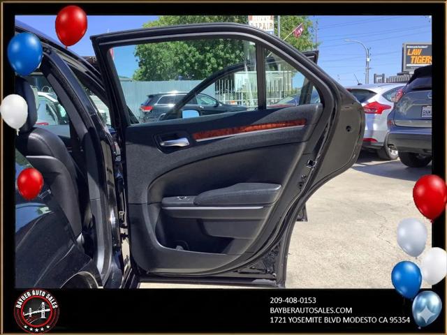 2014 Chrysler 300 Base