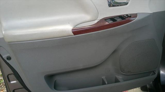 2012 Toyota Sienna XLE 7 Passenger