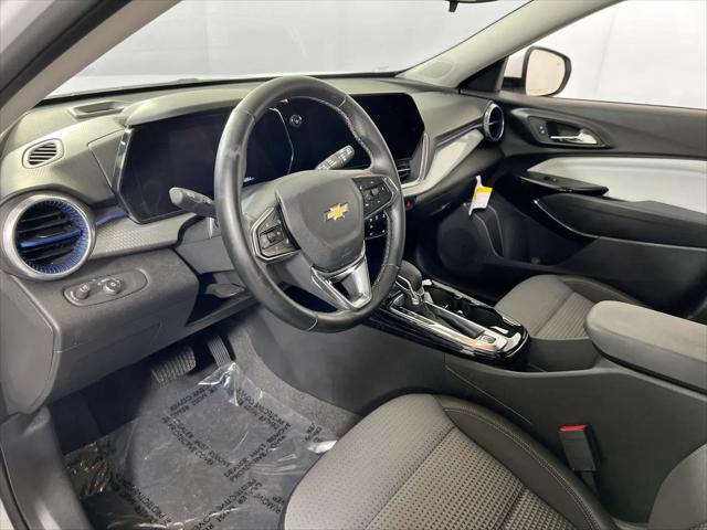 2025 Chevrolet Trax FWD LT
