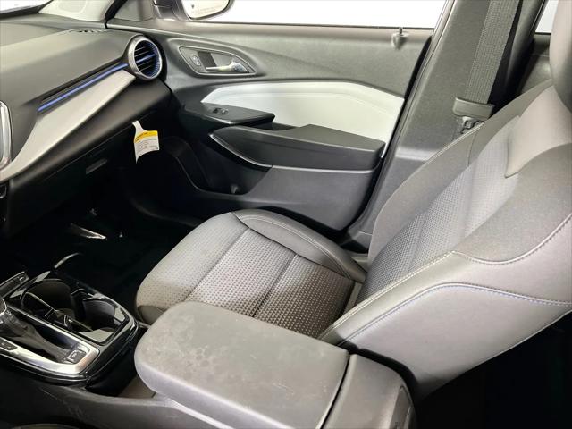 2025 Chevrolet Trax FWD LT