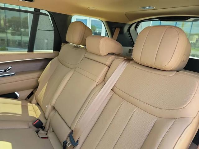 2026 Land Rover Range Rover P400 SE 7 Seat